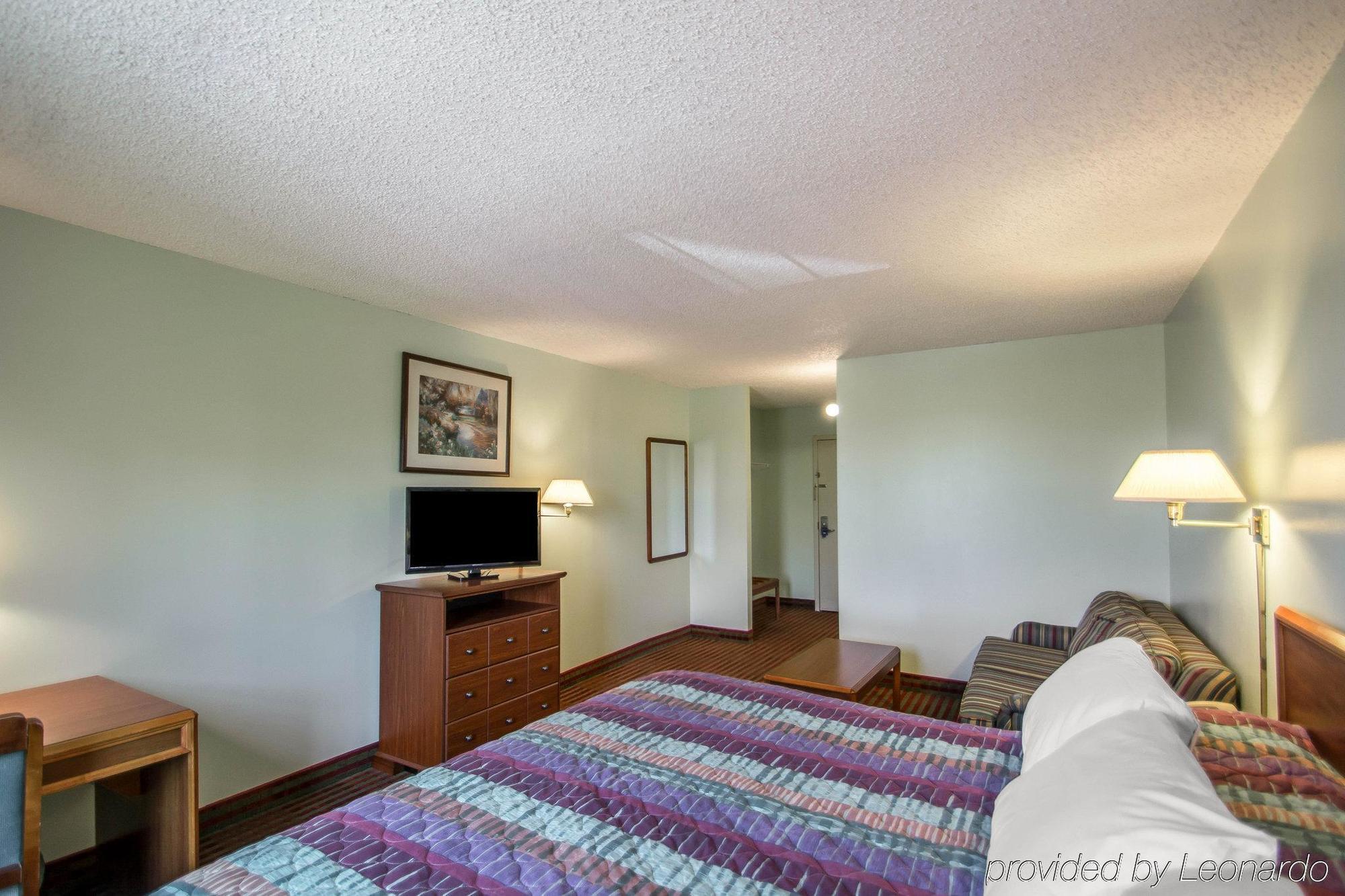 Rodeway 2* Lakeville